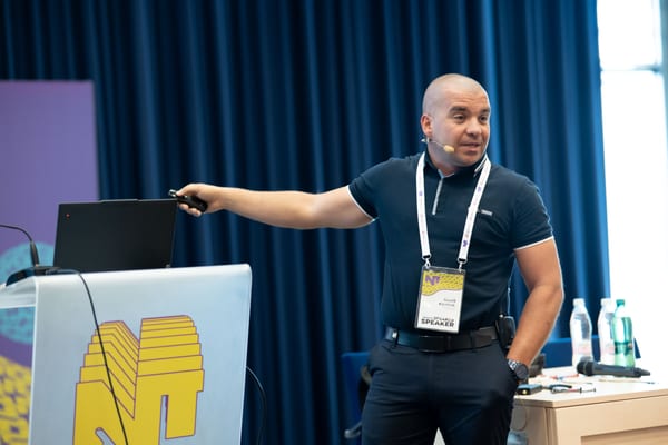 David Kavčnik med predavanjem na NT konferenci 2026